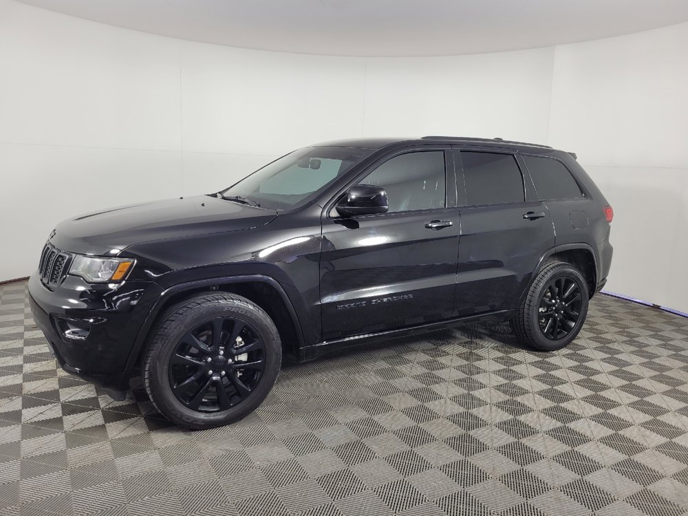 Used 2020 Jeep Grand Cherokee Altitude RWD image 2
