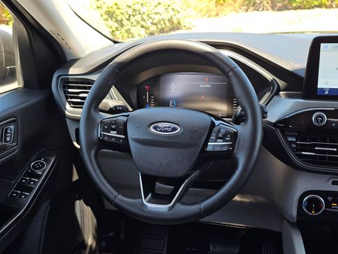 Used 2023 Ford Escape Active AWD/4WD image 23