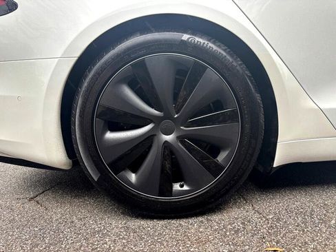 Used 2022 Tesla Model S AWD image 14