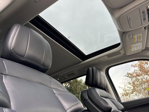 Certified 2025 Lincoln Navigator L Reserve image 16