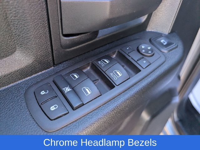 Used 2024 RAM 3500 Tradesman w/ Chrome Appearance Group AWD/4WD image 15