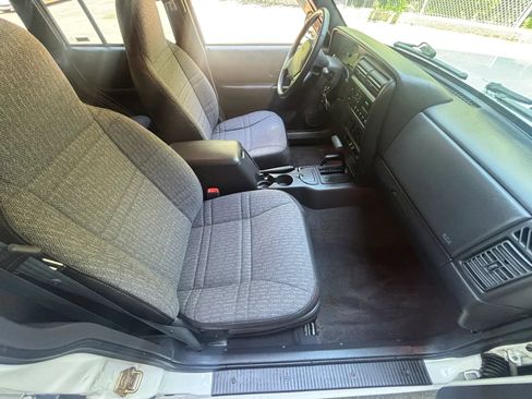 Used 2000 Jeep Cherokee Sport AWD/4WD image 21