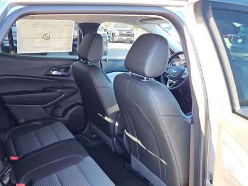 Used 2026 Chevrolet Trax LT w/ Driver Confidence Package FWD image 16