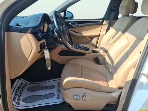 Used 2020 Porsche Macan AWD/4WD image 18