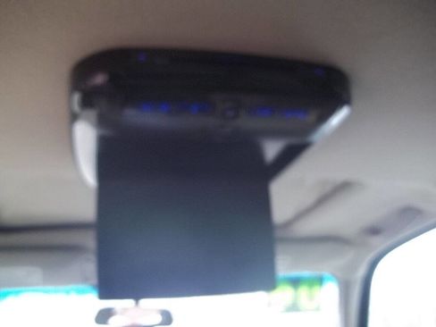 Used 2004 Chevrolet Suburban LT w/ Preferred Equipment Group image 11