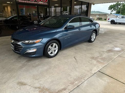 Used 2024 Chevrolet Malibu LS w/ LPO, Floor Liner Package FWD image 1