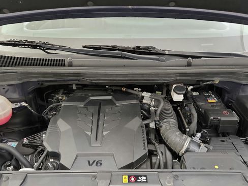 Used 2022 Kia Carnival LX FWD image 19