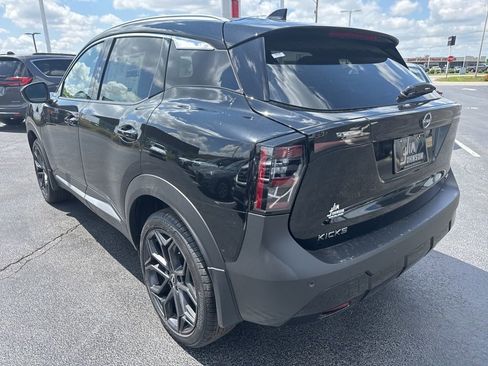 New 2026 Nissan Kicks SR w/ SR Premium Package FWD image 3