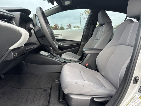 Used 2024 Toyota Corolla SE image 16