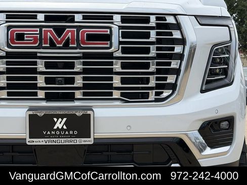 New 2026 GMC Yukon Denali w/ Denali Reserve Package AWD/4WD image 8