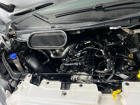 Used 2023 Ford Transit 350 XLT image 31