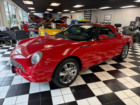 Used 2002 Ford Thunderbird Deluxe image 1