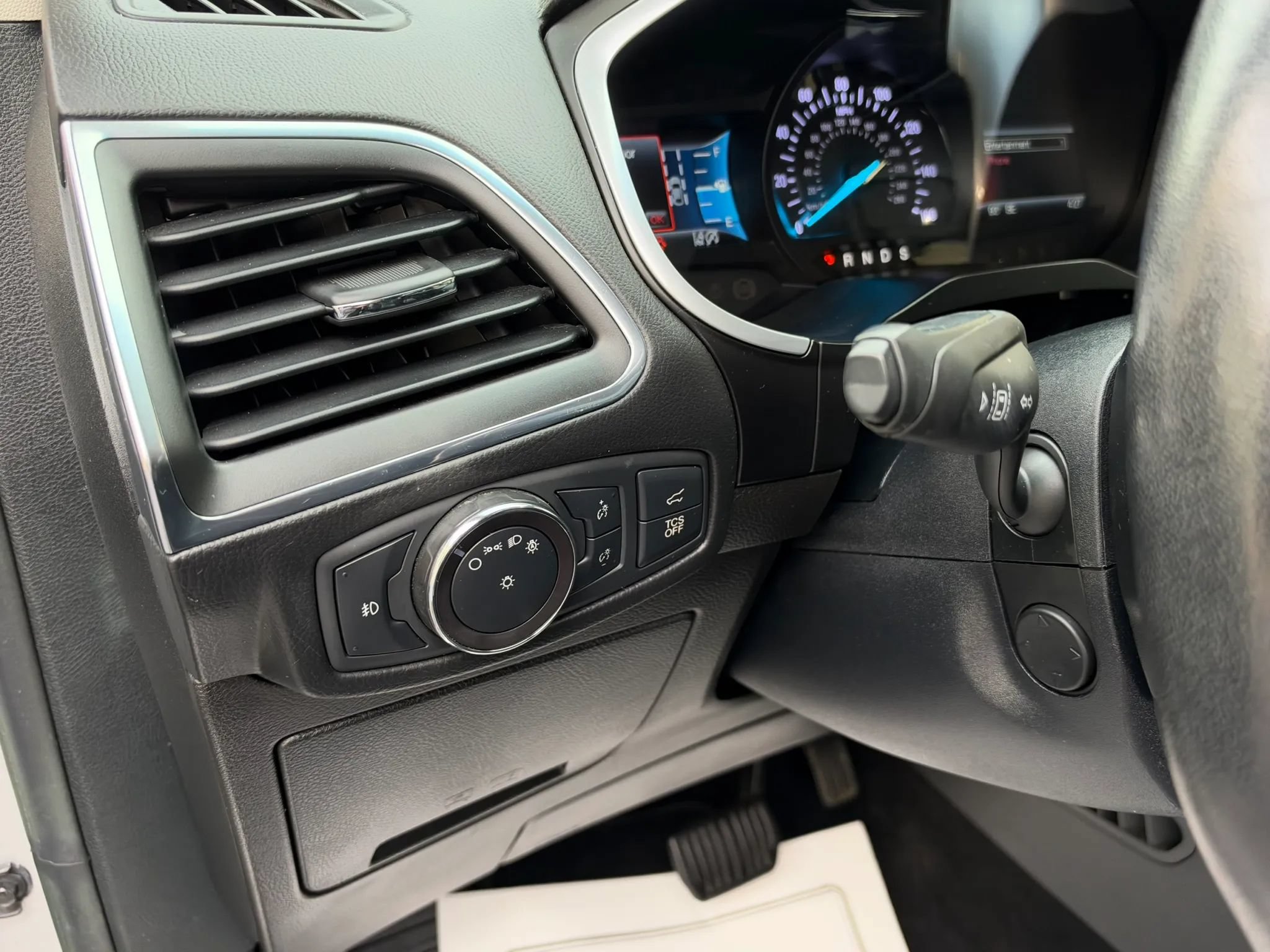 Used 2019 Ford Edge Titanium FWD image 25