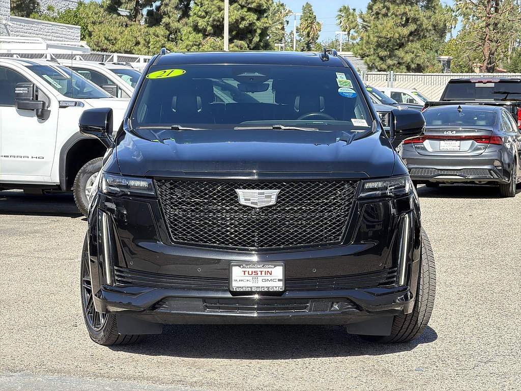 Used 2021 Cadillac Escalade Sport Platinum w/ Heavy-Duty Trailer Package AWD/4WD image 2
