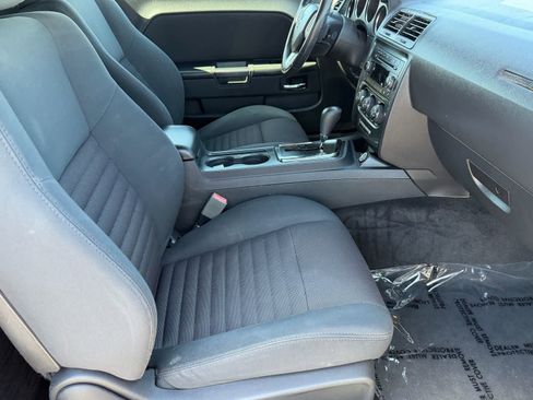 Used 2011 Dodge Challenger image 11