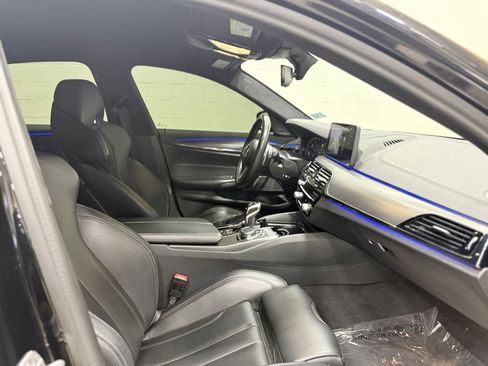 Used 2023 BMW M5 image 38