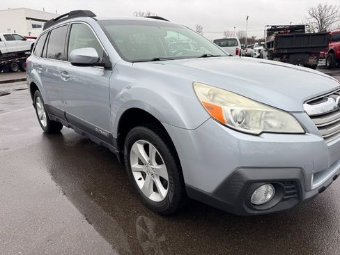Used 2014 Subaru Outback 2.5i Premium image 12