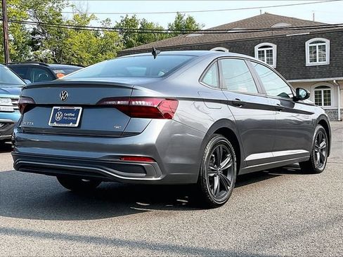 Used 2022 Volkswagen Jetta SE FWD image 7