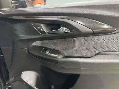 Used 2021 Chevrolet TrailBlazer LT w/ Convenience Package FWD image 26