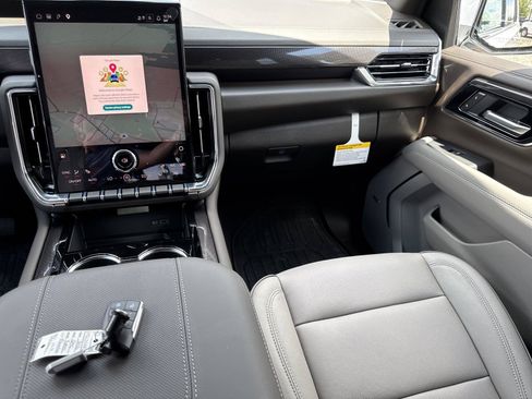 New 2026 GMC Yukon Elevation RWD image 18