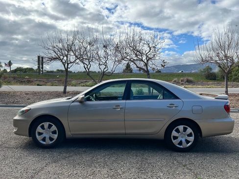 Used 2005 Toyota Camry SE FWD image 24