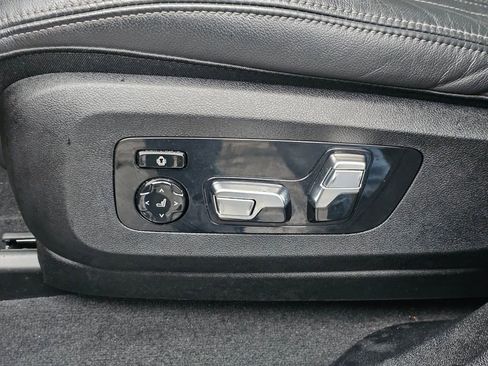 Used 2022 BMW X6 M50i w/ Executive Package image 32