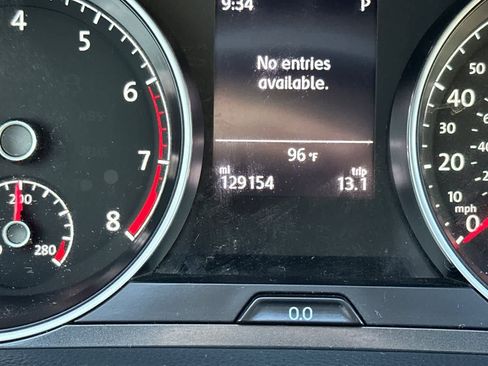 Used 2019 Volkswagen Golf S image 25