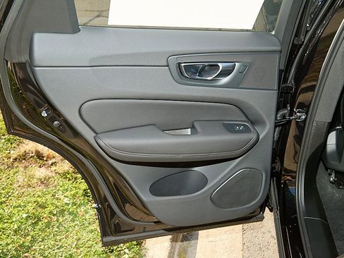 New 2026 Volvo XC60 B5 Plus w/ Protection Package Premier image 19