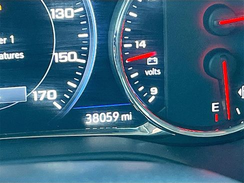 Used 2022 GMC Acadia AT4 w/ Technology Package image 12