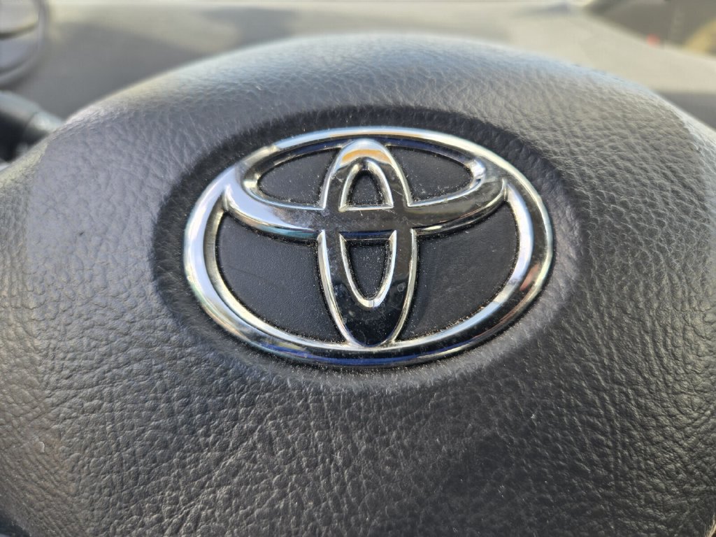 Used 2008 Toyota Yaris Sedan w/ Convenience Pkg FWD image 11
