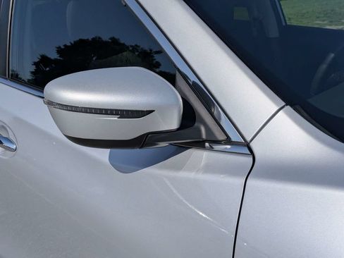 Used 2019 Nissan Rogue S w/ Special Edition Package FWD image 10