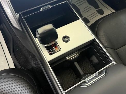 Certified 2025 Land Rover Range Rover SV image 40