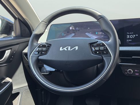 Used 2024 Kia EV6 Light RWD image 19