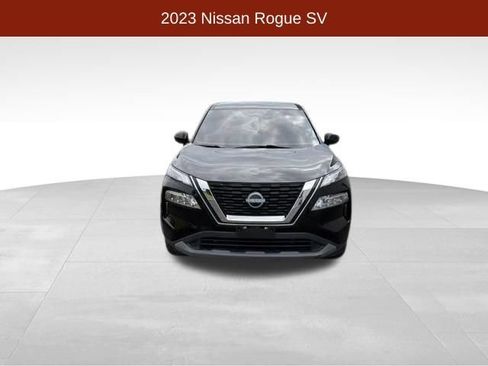 Used 2023 Nissan Rogue SV FWD image 2