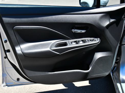 Used 2025 Nissan Versa SV FWD image 13