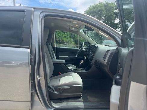 Used 2022 Chevrolet Colorado W/T AWD/4WD image 32