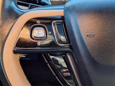 Certified 2022 Lincoln Corsair Reserve w/ Equipment Group 201A image 15