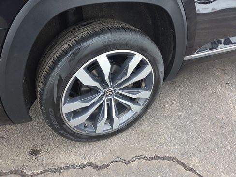 Used 2021 Volkswagen Atlas SEL R-Line image 7