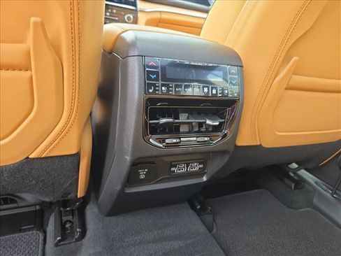 Used 2025 Jeep Grand Cherokee Summit AWD/4WD image 14
