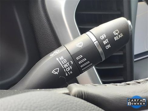 Used 2019 GMC Acadia SLT image 17