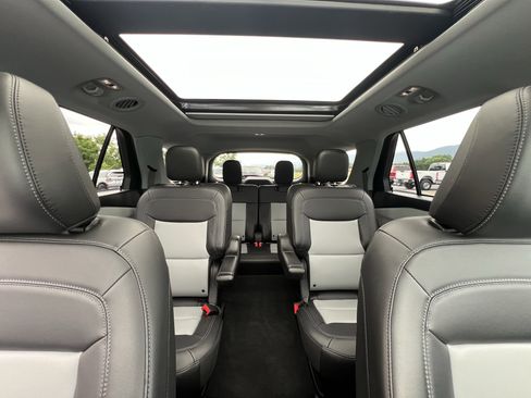 Used 2023 Ford Explorer XLT w/ Equipment Group 202A image 12