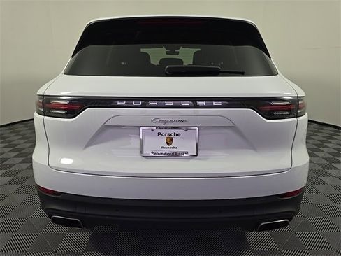 Certified 2022 Porsche Cayenne image 6