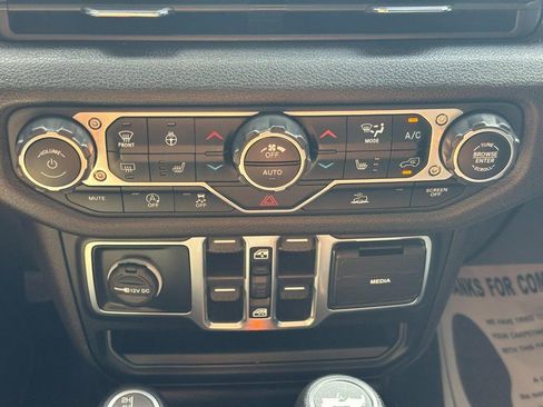 Used 2024 Jeep Wrangler Unlimited Sport AWD/4WD image 24