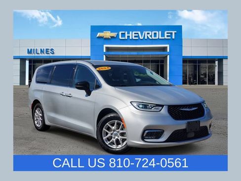 Used 2024 Chrysler Pacifica Touring-L FWD image 1