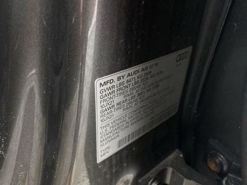 Used 2019 Audi Q8 Premium Plus w/ Premium Plus image 37