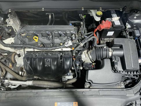 Used 2019 Ford Fusion SE FWD image 9
