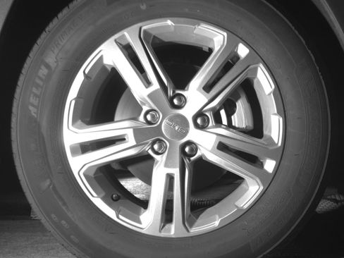 Used 2024 GMC Terrain SLE FWD image 18