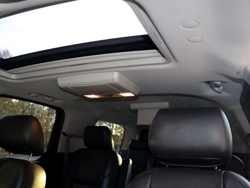 Used 2014 Cadillac Escalade ESV Premium image 14