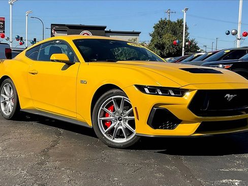 Used 2024 Ford Mustang GT Premium image 31