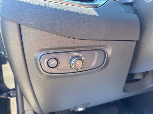 Used 2024 Chevrolet Equinox LT FWD image 27